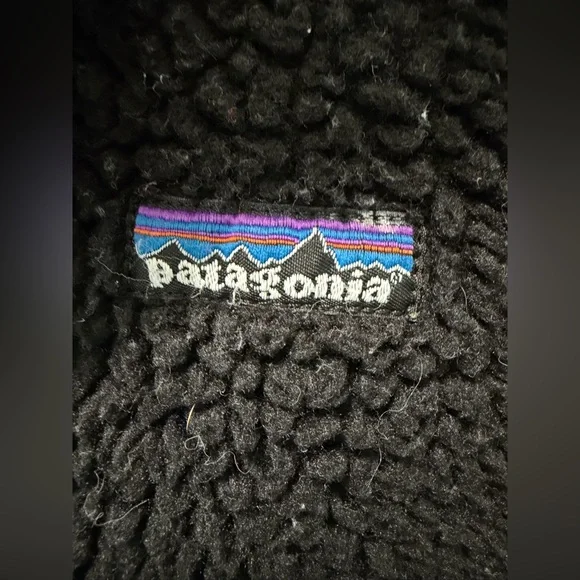 Patagonia Ladies Black Sherpa Fleece - Picture 3 of 4
